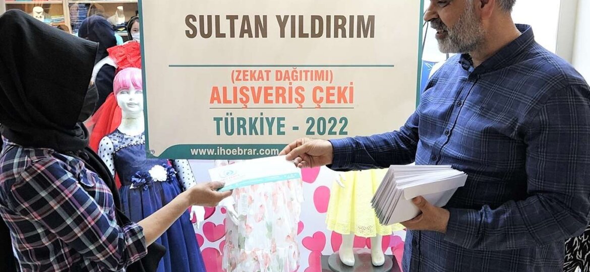 ho-ebrar-van-da-bayram-oncesi-yetimlerin-yuzunu-guldurdu